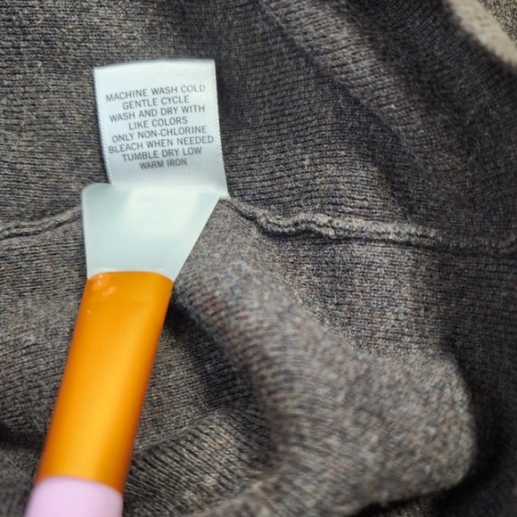 Banana Republic Men's 100% Cotton Sweater - Picture 5 of 6